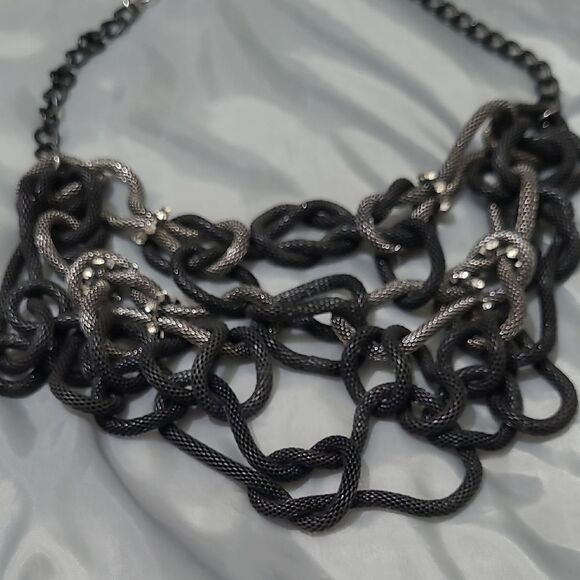 Contemporary Black and Silver Chain Necklace with Intricate Patterns - Picture 6 of 6